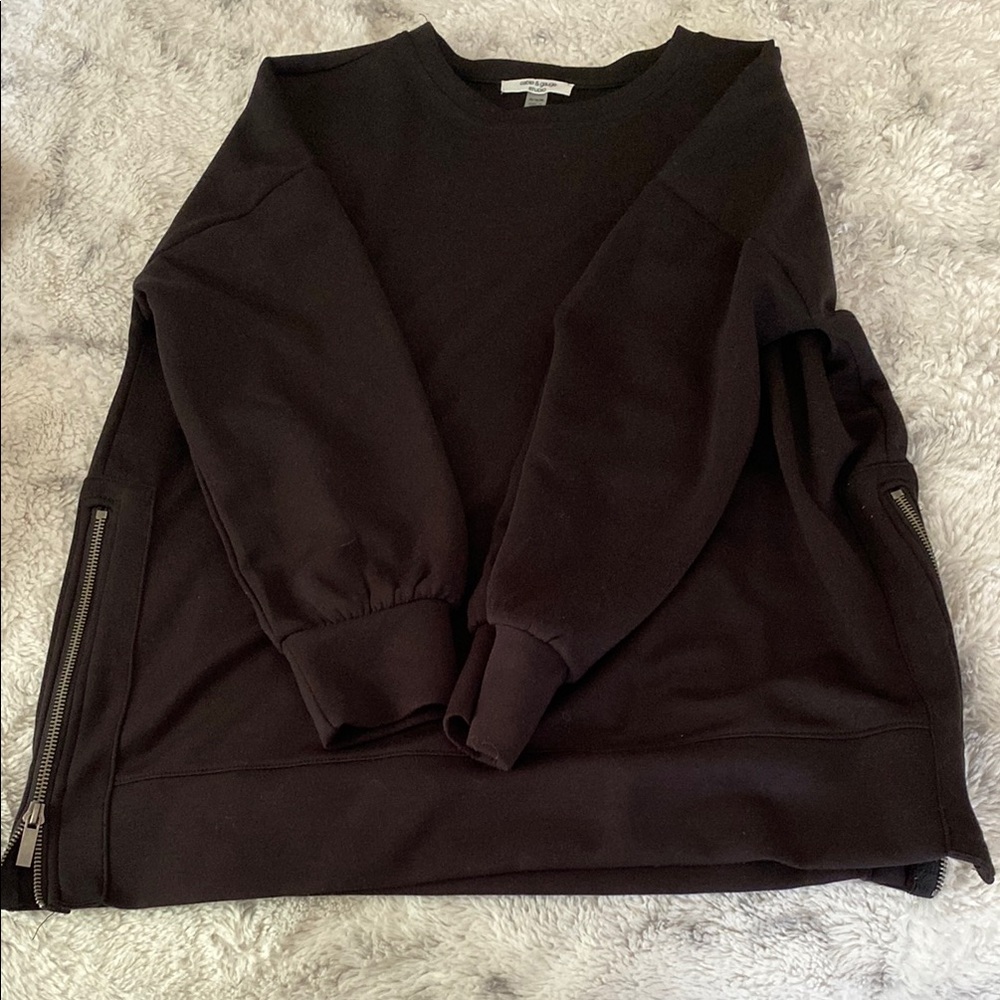 Cable & Gauge Black Crewneck Sweater